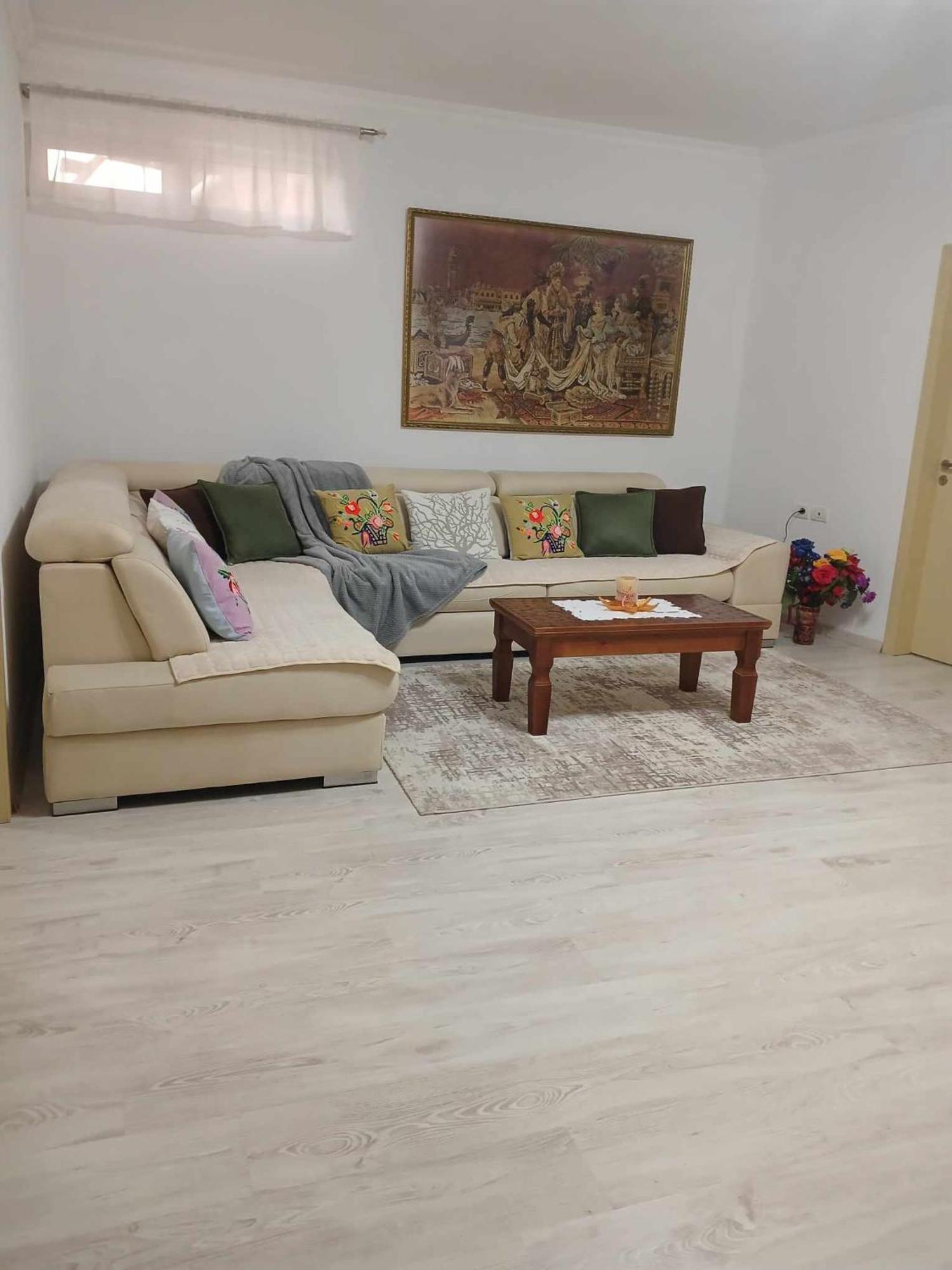 Eniguesthouse Gjirokaster Luaran gambar