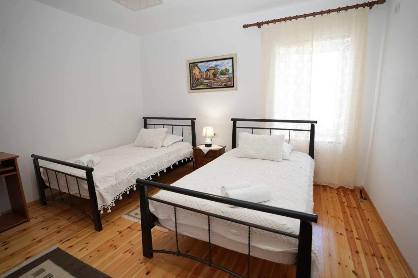 Eniguesthouse Gjirokaster Luaran gambar