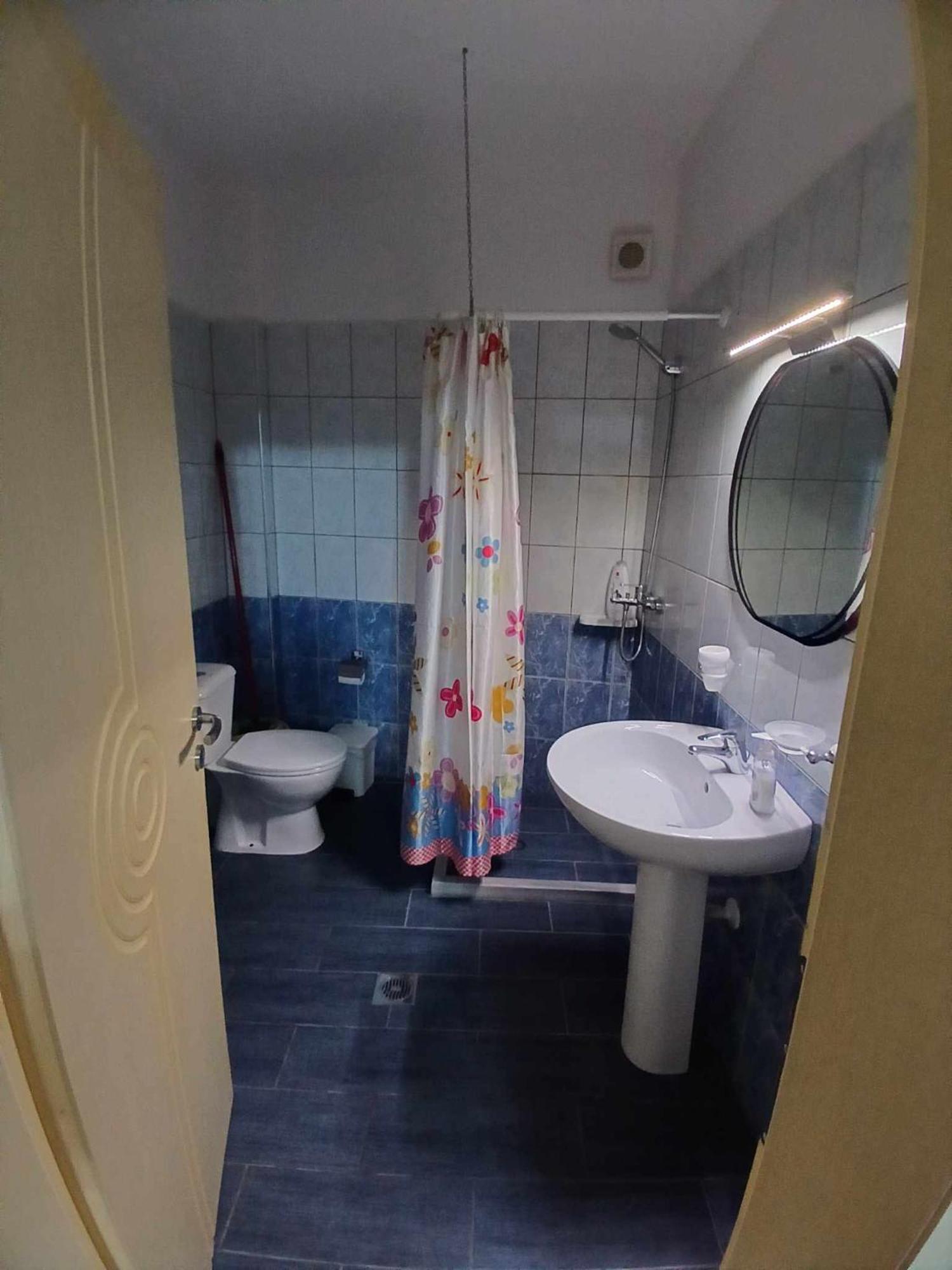 Eniguesthouse Gjirokaster Luaran gambar