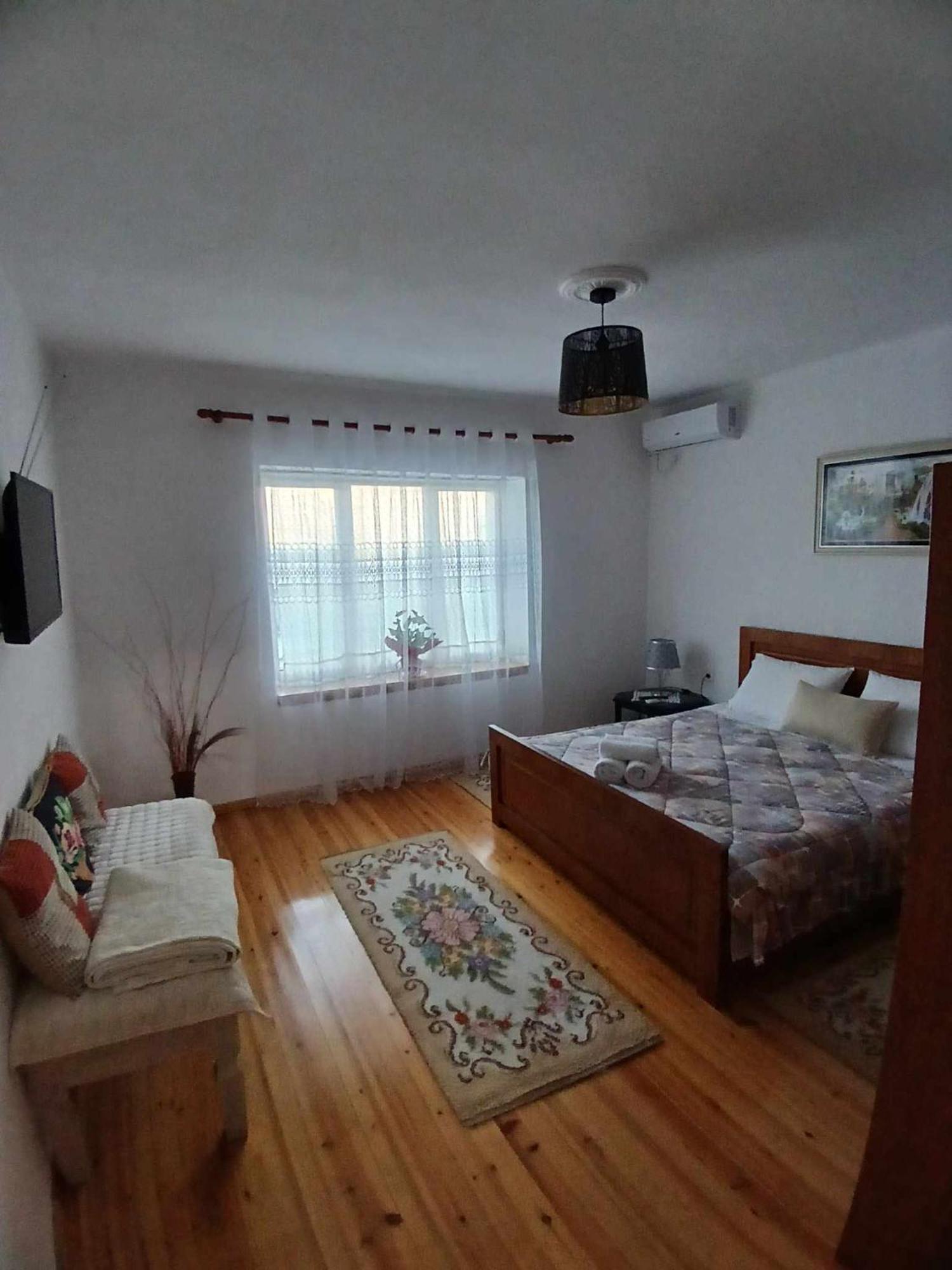 Eniguesthouse Gjirokaster Luaran gambar