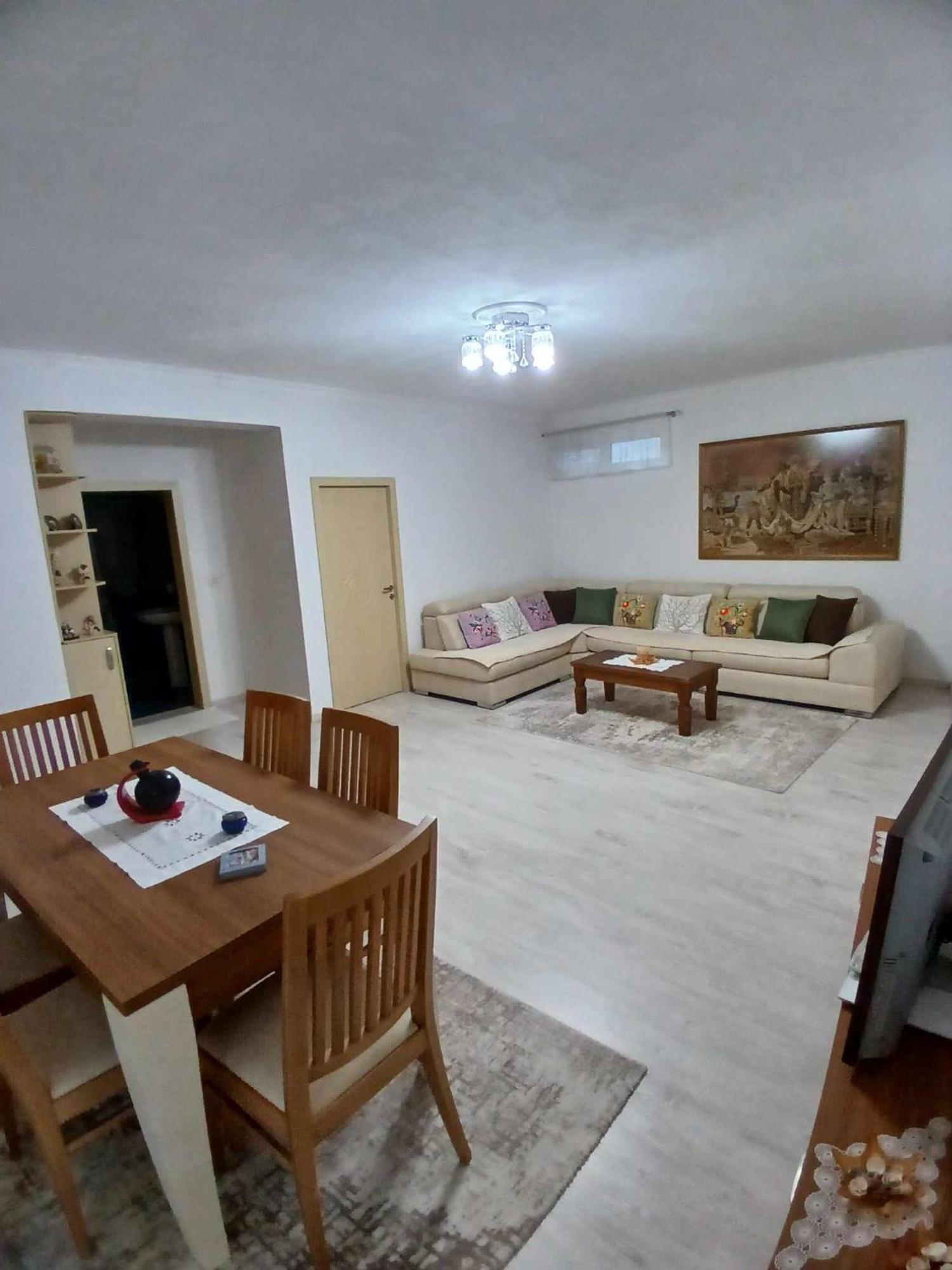 Eniguesthouse Gjirokaster Luaran gambar