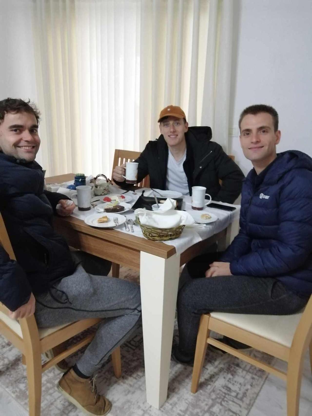 Eniguesthouse Gjirokaster Luaran gambar