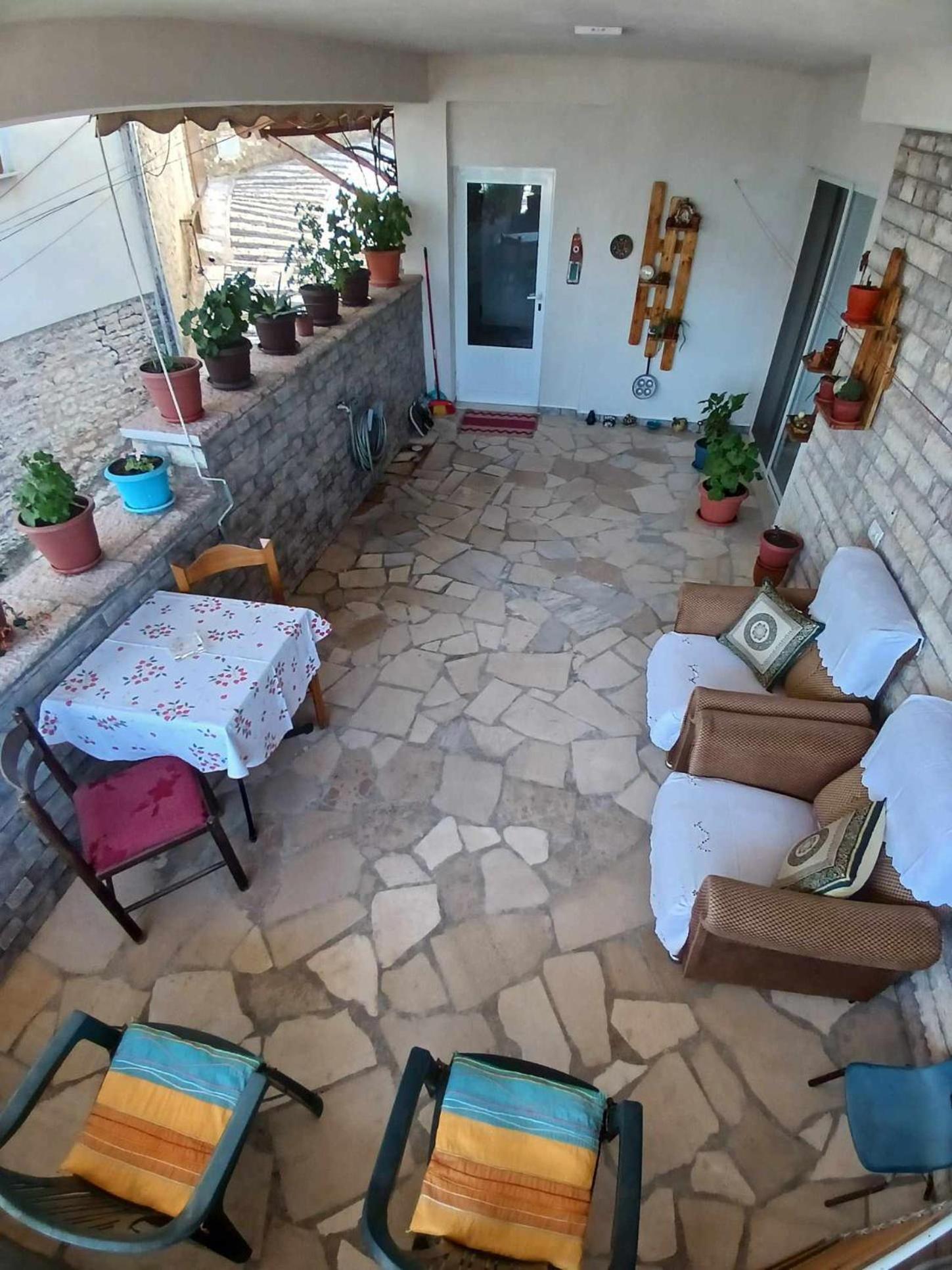 Eniguesthouse Gjirokaster Luaran gambar