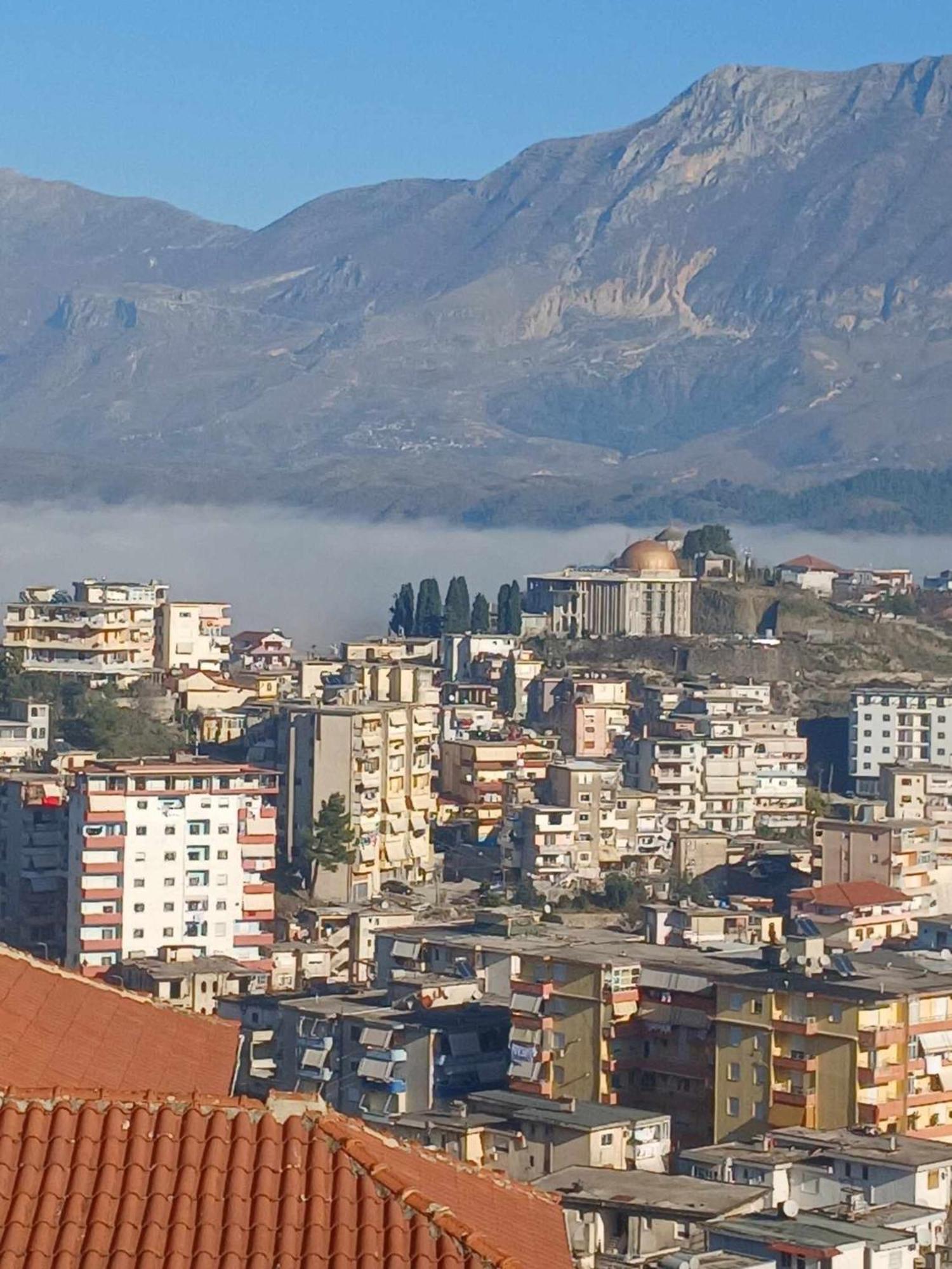 Eniguesthouse Gjirokaster Luaran gambar