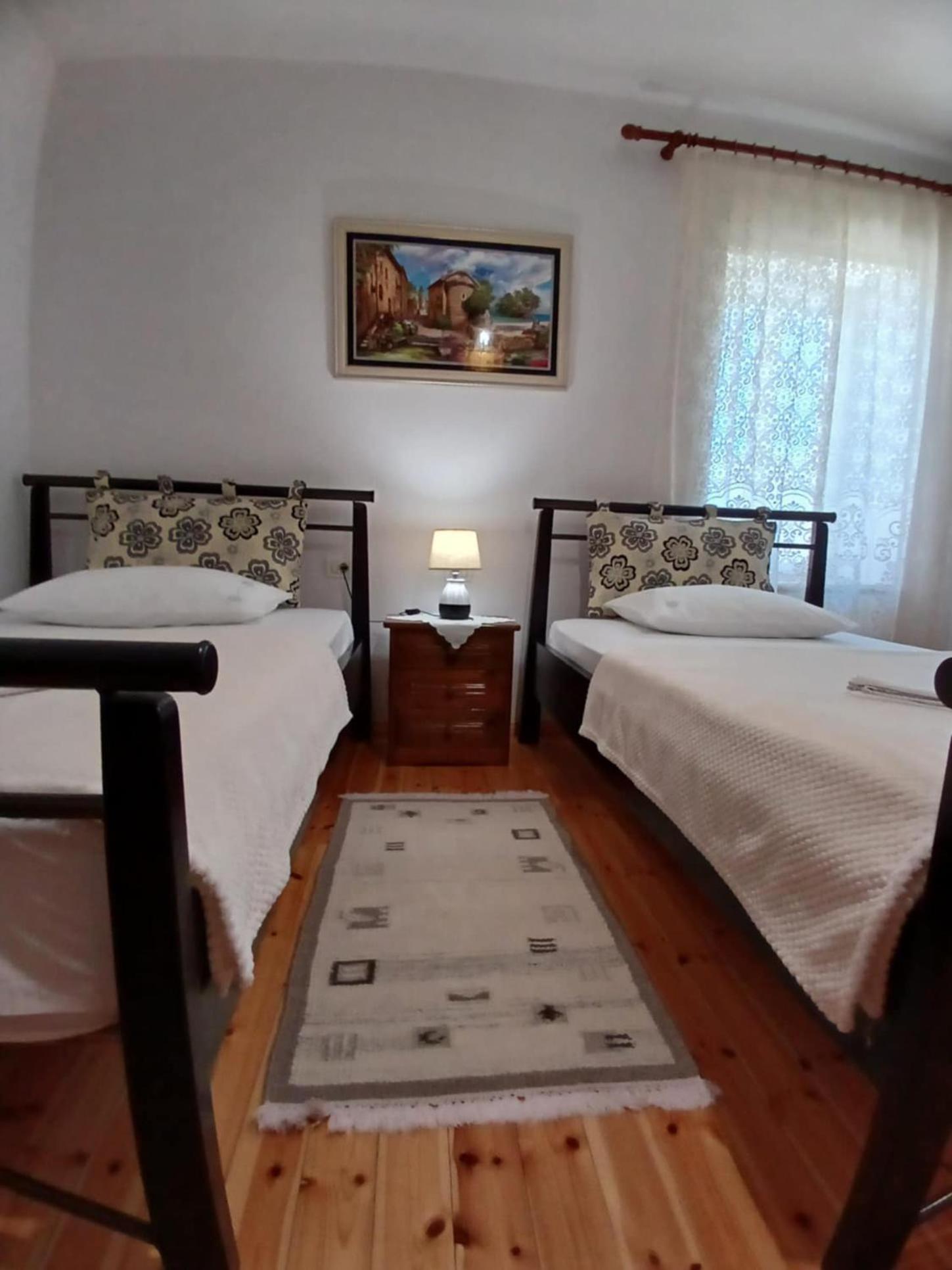 Eniguesthouse Gjirokaster Luaran gambar
