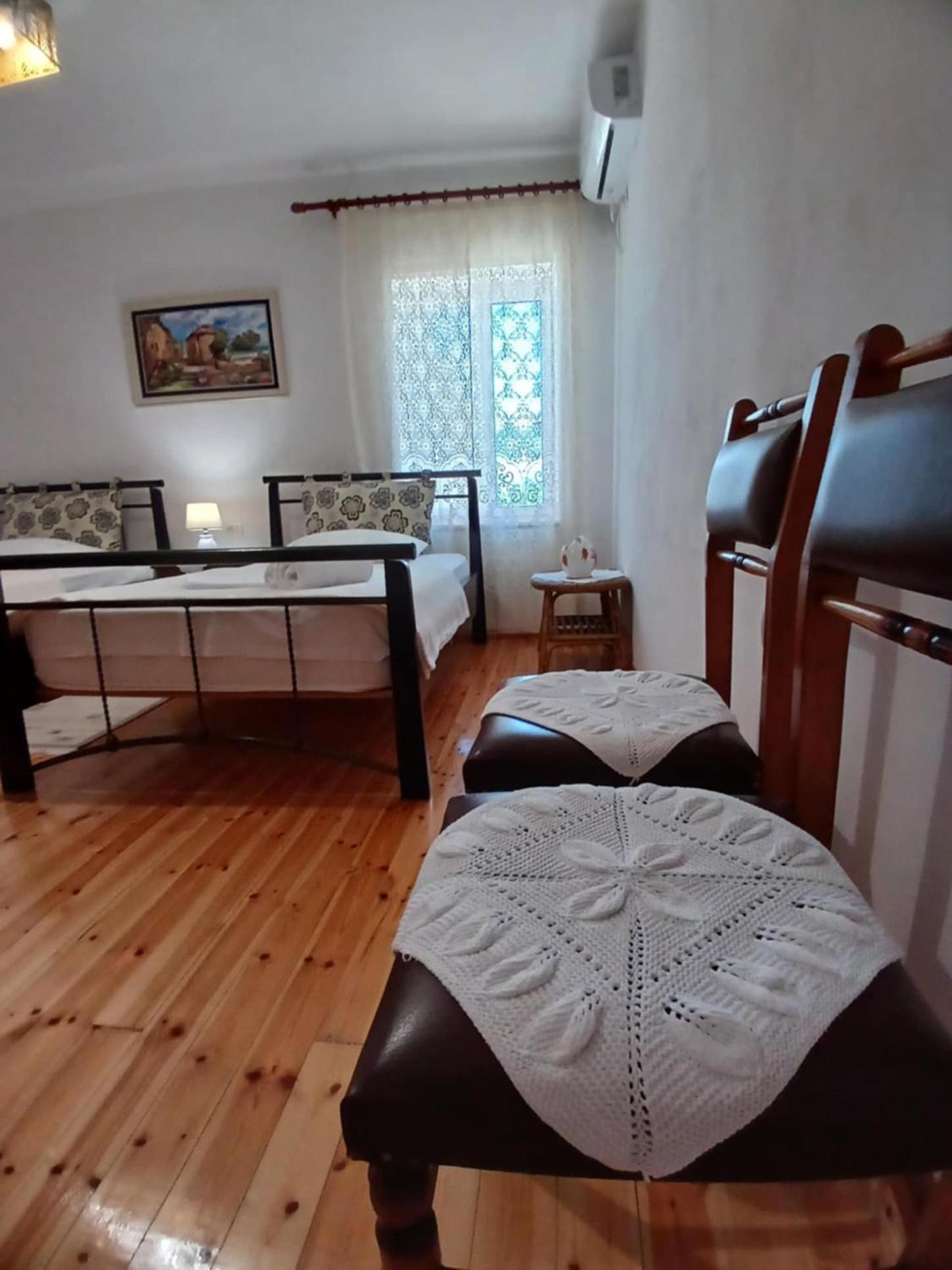 Eniguesthouse Gjirokaster Luaran gambar