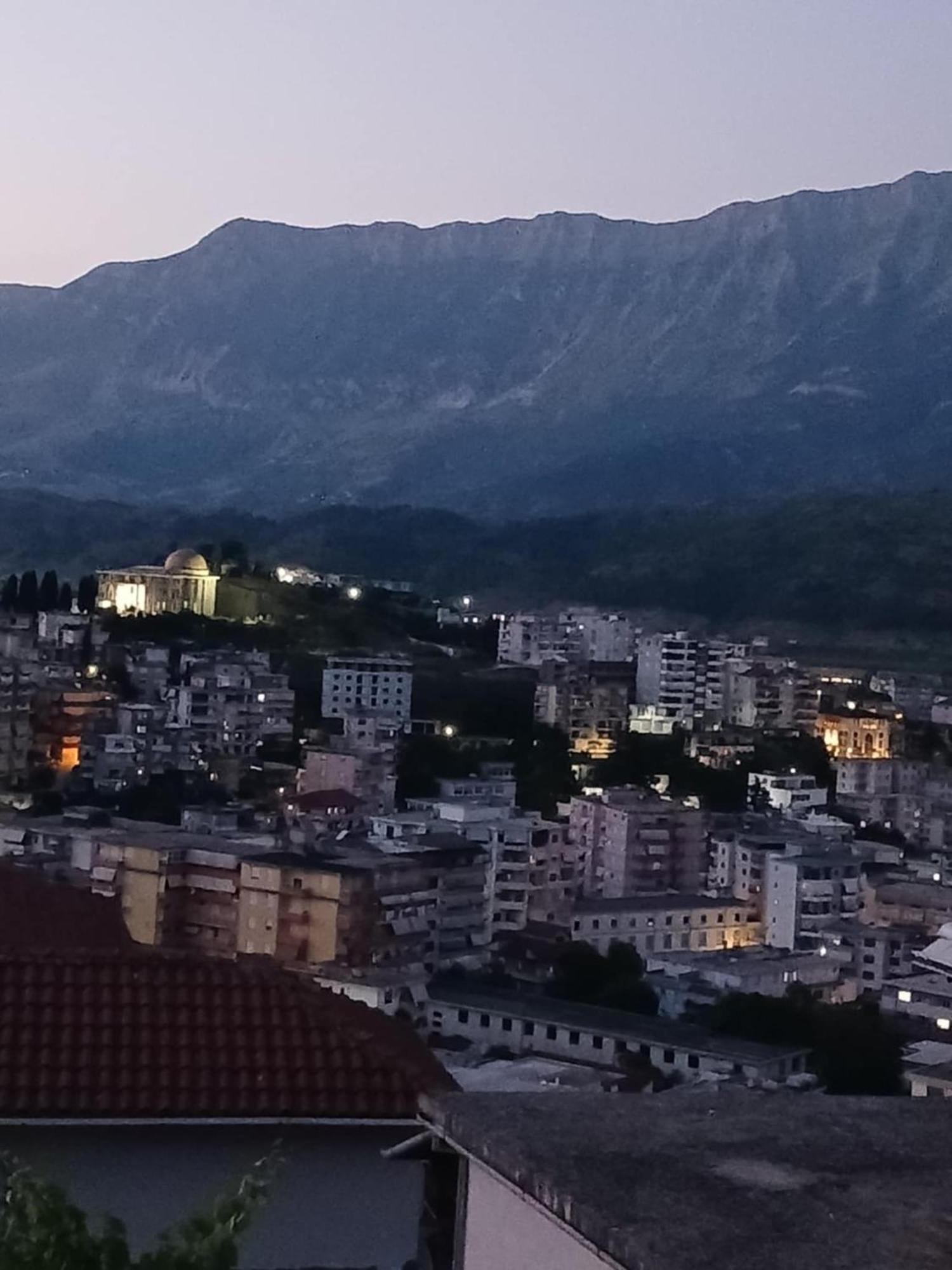 Eniguesthouse Gjirokaster Luaran gambar